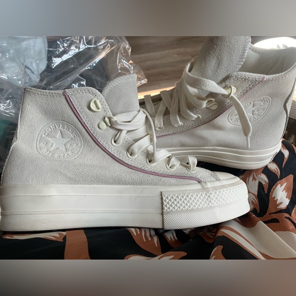 New Converse - Picture 3 of 3